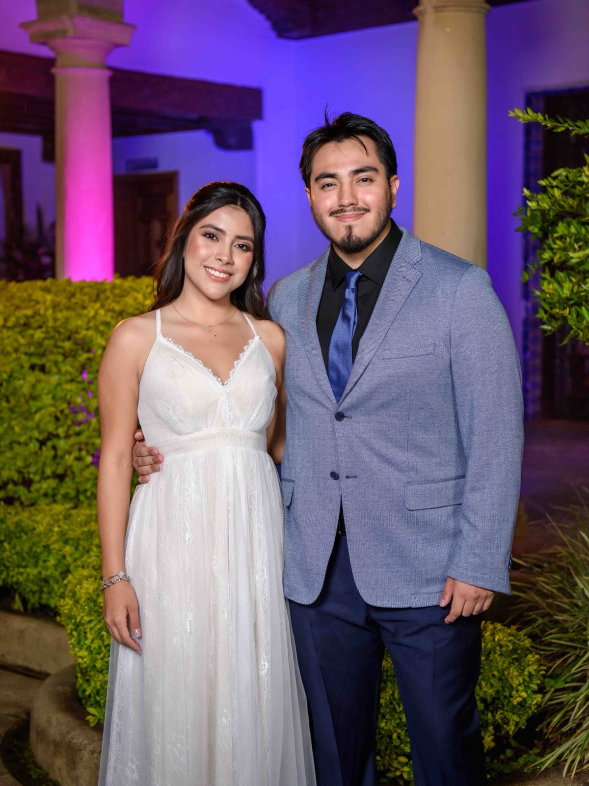Pareja de la generación en el prom